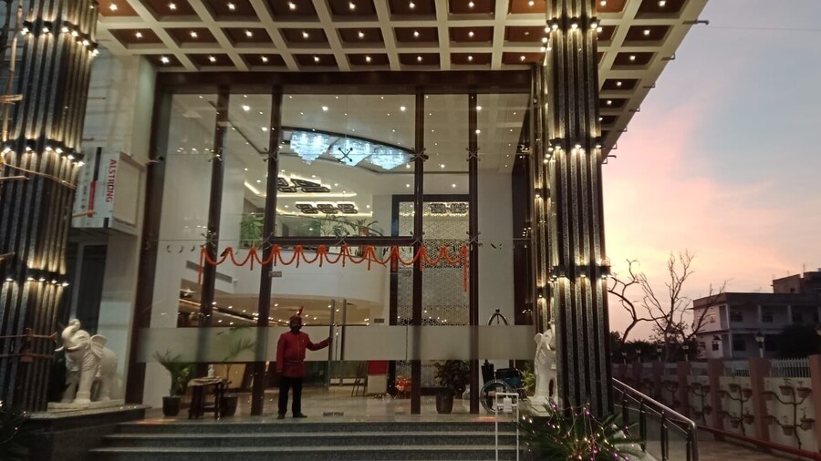 Dhamma Grand Hotel Resort