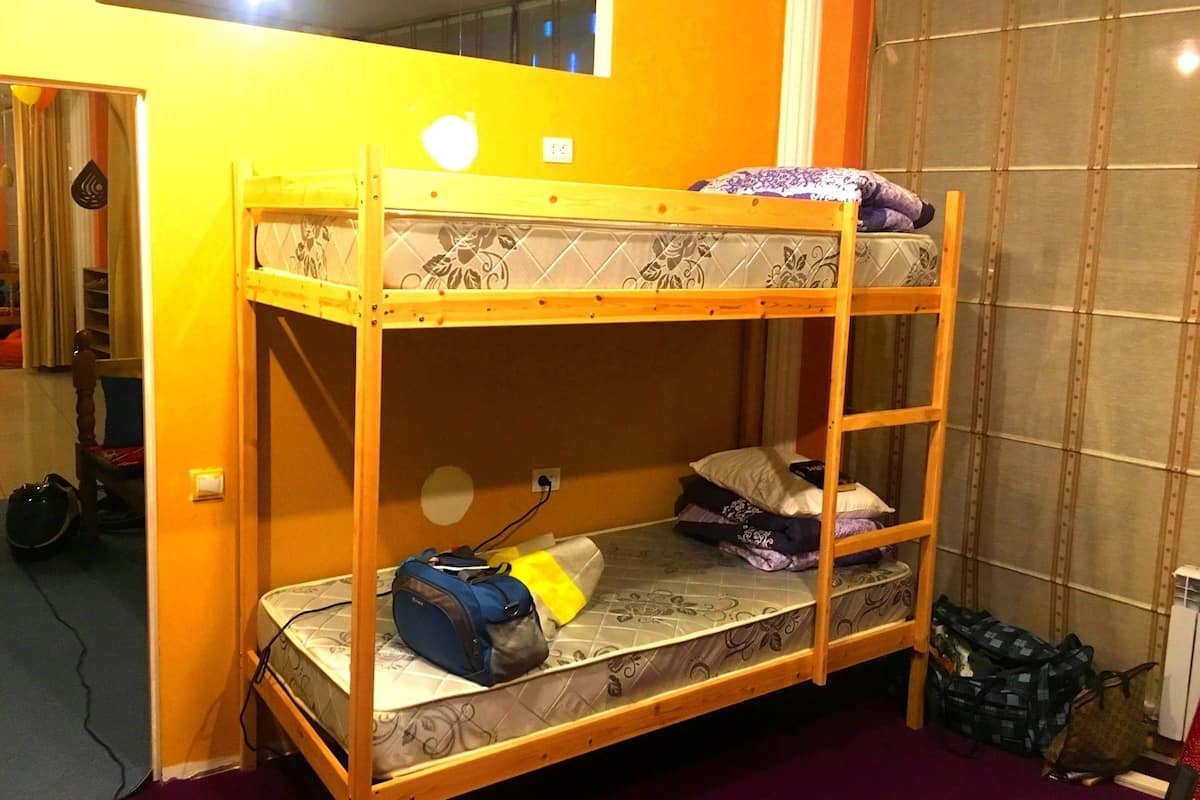 Dormitorio condiviso, dormitorio misto (8 beds) | Ferro/asse da stiro, Wi-Fi gratuito, lenzuola