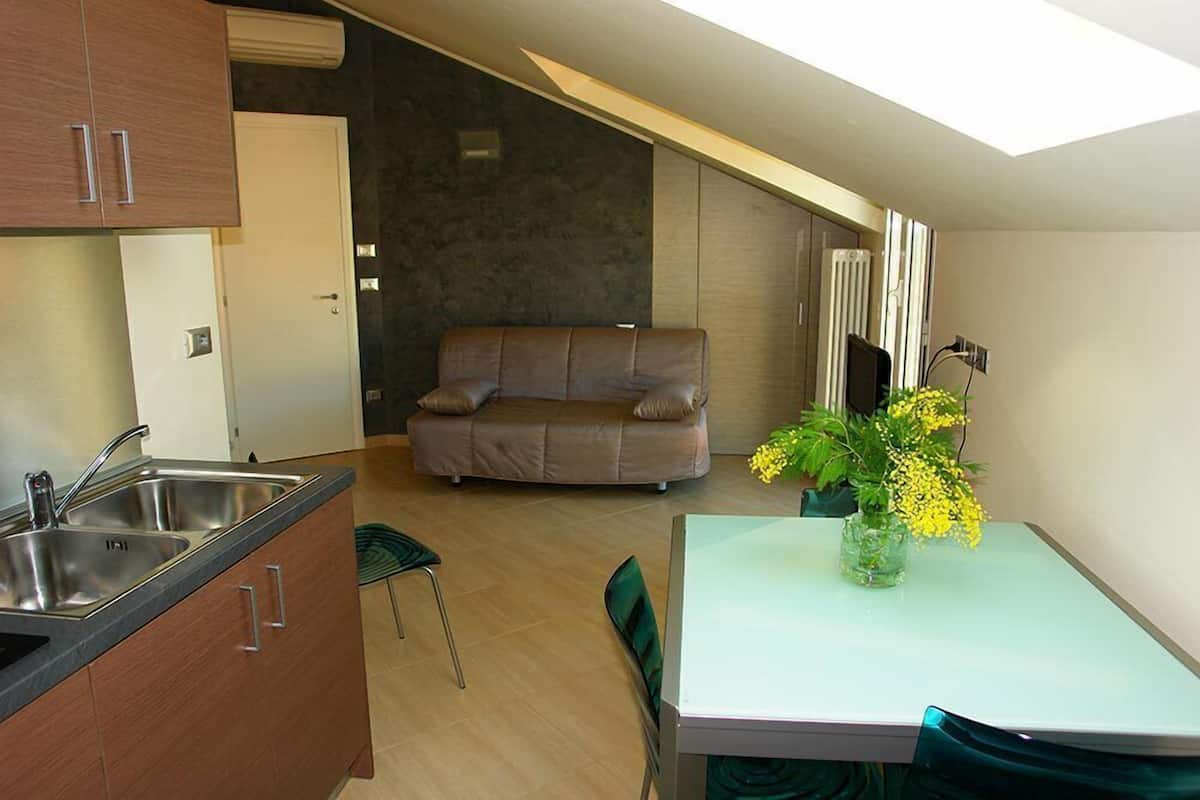 Studio Confort | Coffres-forts dans les chambres, chambres insonorisées, Wi-Fi gratuit