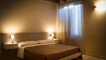 Camera doppia | Letti aggiuntivi (a pagamento), Wi-Fi gratuito, lenzuola