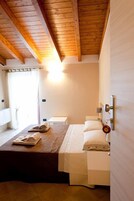 Kamar Double, balkon | Tempat tidur lipat/tambahan, Wi-Fi gratis, dan seprai linen