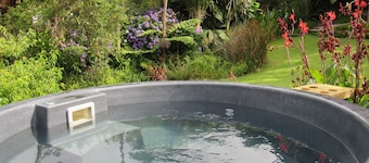 3 bed country cottage