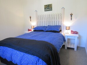 3 bedrooms, iron/ironing board, free WiFi, bed sheets - 3 bed country cottage (Karangahake)