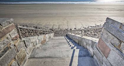 York Beachfront Condo - Steps to Long Sands!