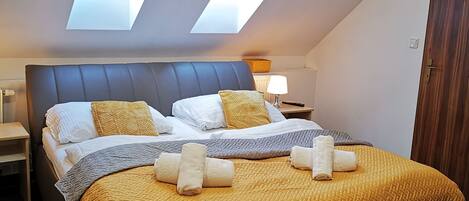 Allergikerbettwaren, Zimmersafe, Schreibtisch, VerdunkelungsvorhÀnge