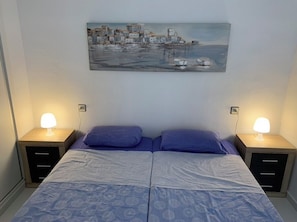 2 bedrooms, iron/ironing board, free WiFi, bed sheets - Sun and beach with a great view on the sea all you need for a happy holiday !!! (La Mata)