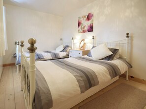 3 bedrooms, free WiFi, bed sheets