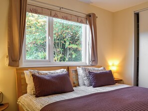 2 bedrooms, bed sheets