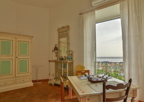 Dining - Amazing Sea View in Historic Building in Downtown (Palermo)