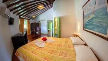 Minibar, wifi gratis y ropa de cama