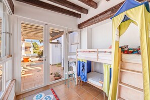 4 habitaciones, tabla de planchar con plancha y wifi gratis 