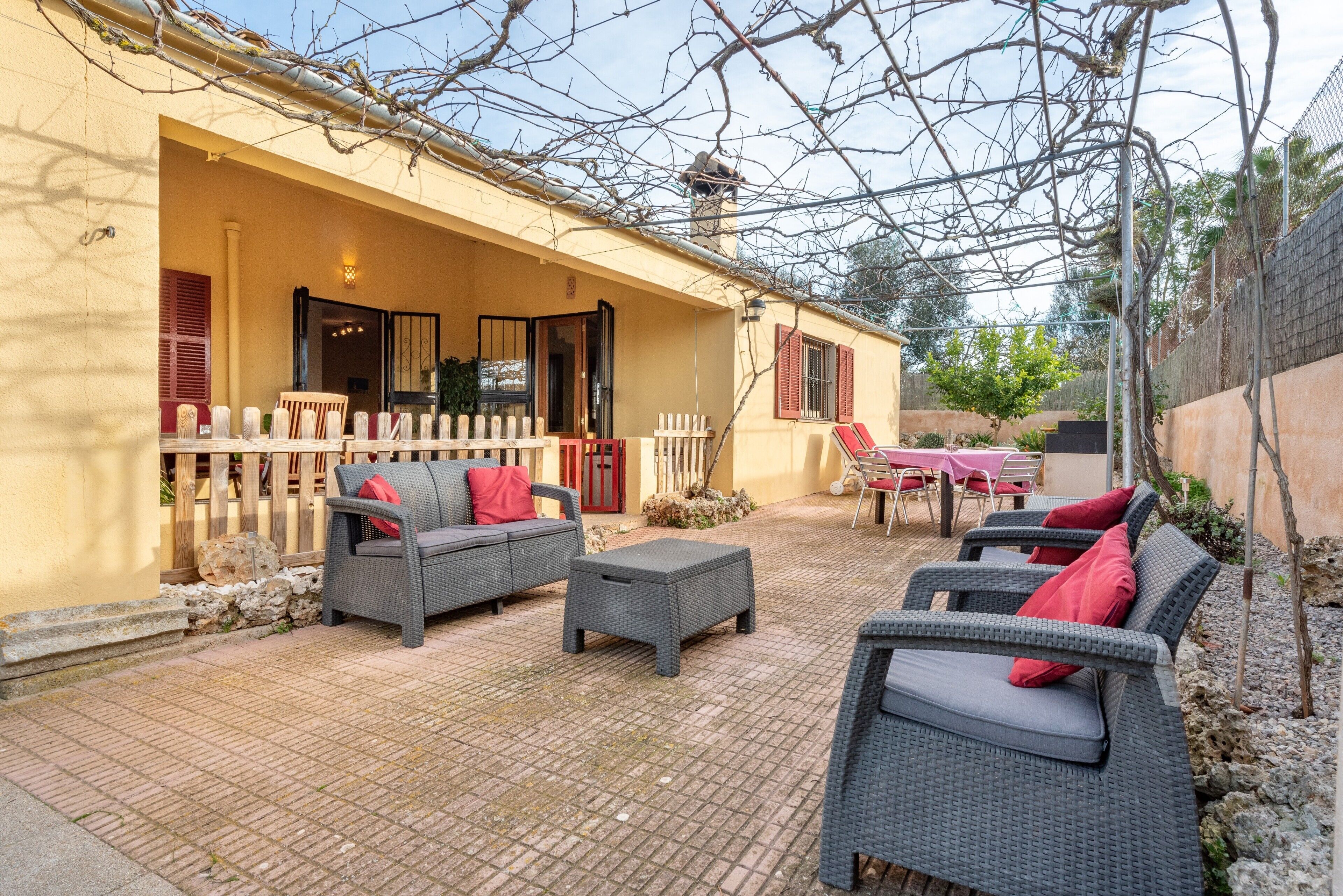 屋外ダイニングエリア