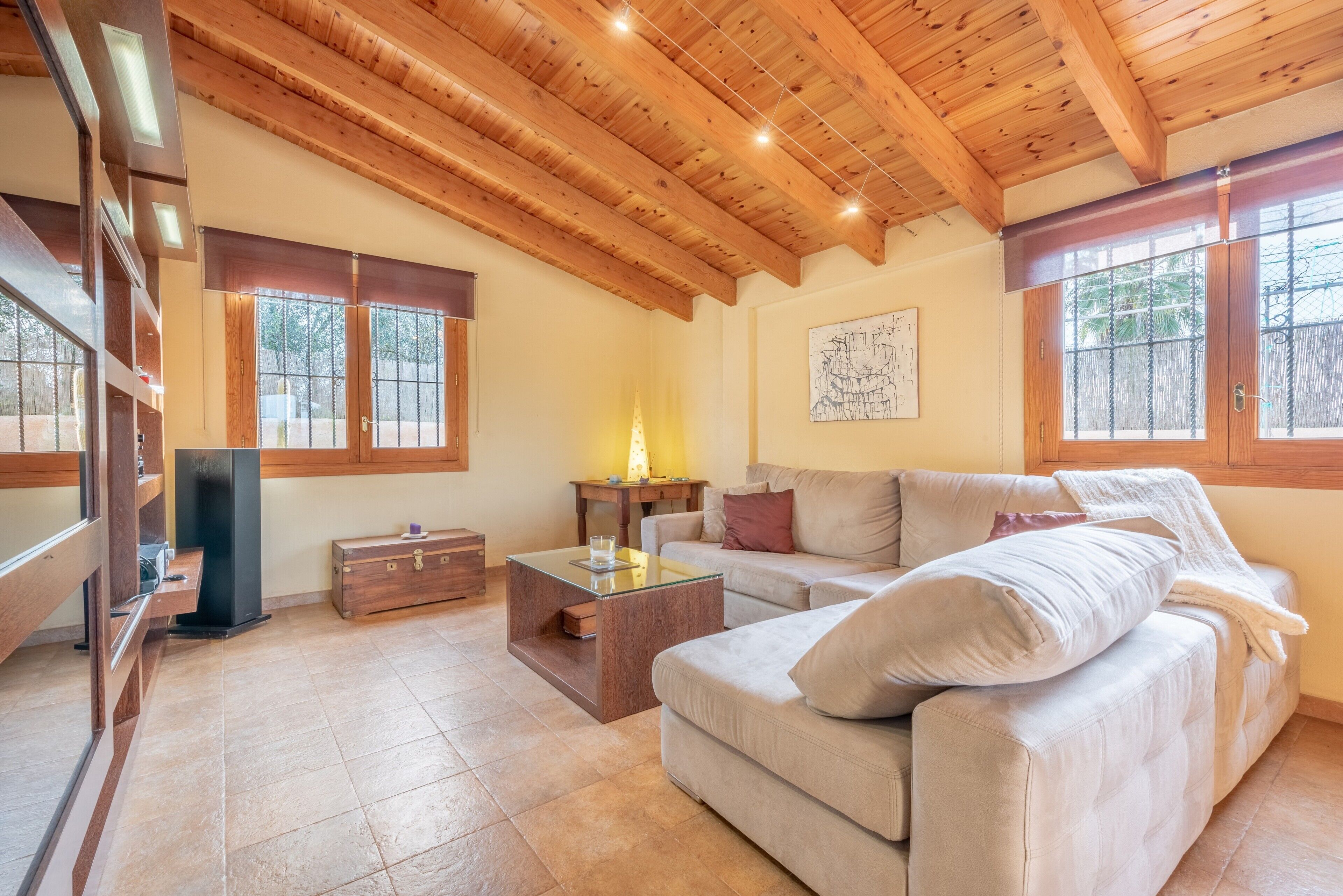 Televisie en een open haard