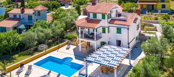 EVA holiday home with private pool and beautiful sea views on the island of Cre