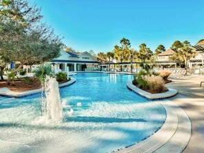 Outdoor pool - Spacious Cottage-3 Bikes-Huge open living area (Santa Rosa Beach)