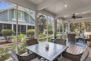 Outdoor dining - Spacious Cottage-3 Bikes-Huge open living area (Santa Rosa Beach)