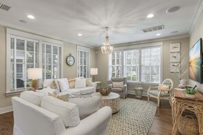 TV - Spacious Cottage-3 Bikes-Huge open living area (Santa Rosa Beach)