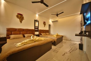 4 bedrooms, in-room safe, desk, soundproofing