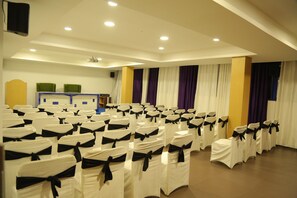 Meeting facility - RAIN TREE HOTEL (Hyderabad)
