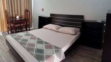 1 dormitorio, tabla de planchar con plancha, wifi gratis y ropa de cama