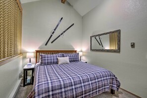 3 bedrooms, iron/ironing board, travel cot, Internet - McCall Condo w/ Paddle Boards - Near Payette Lake (McCall)