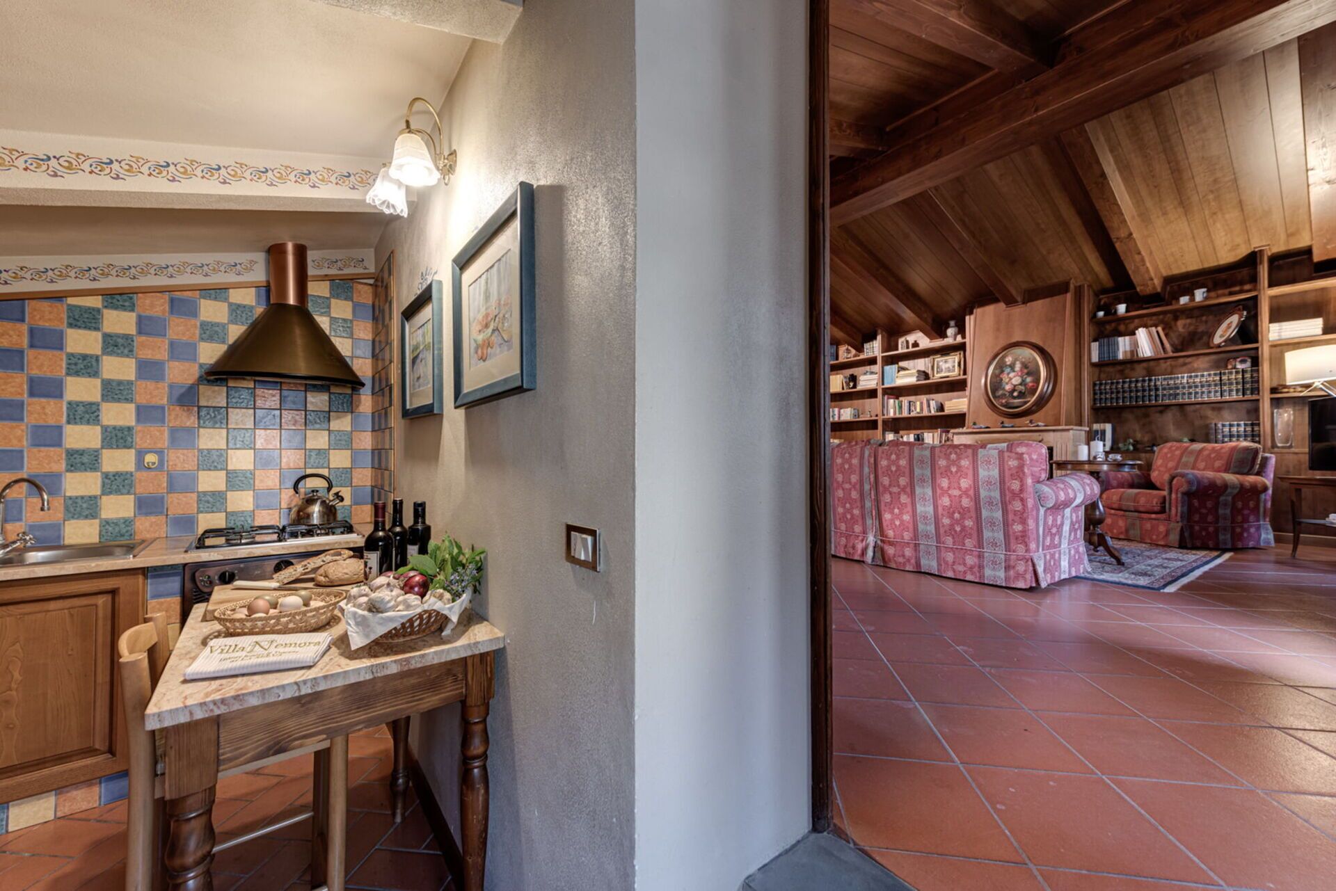 المنشأة من الداخل