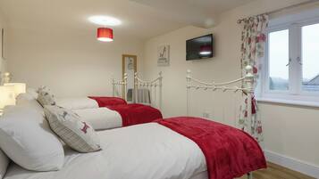 4 bedrooms, free WiFi, bed sheets