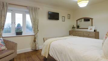4 bedrooms, free WiFi, bed sheets