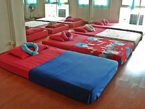 Shared Dormitory | Free WiFi