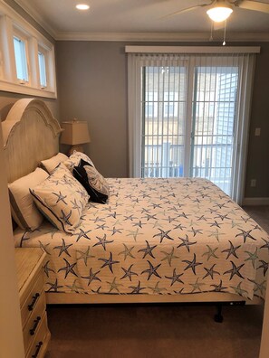 5 bedrooms, iron/ironing board, free WiFi