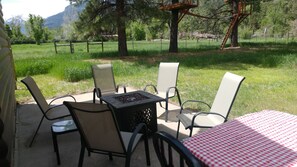 Outdoor dining - Large cabin in Ouray County, easy access, lots of room to roam. (Ridgway)