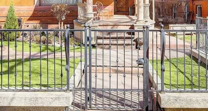 Stunning Historic Home | DT Location! | Sleeps 10