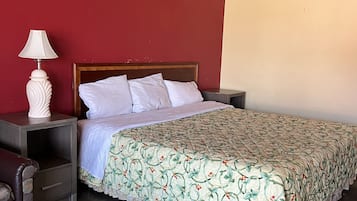 Deluxe Room, 1 King Bed, Smoking | Free WiFi, bed sheets