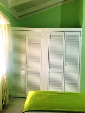 2 bedrooms, iron/ironing board, free WiFi, bed sheets - Stunning 2 bed 1 bath villa , Drax Hall, Jamaica (Drax Hall)