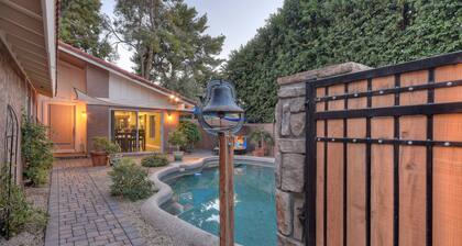 Tempe LAKE Front Home: Pvt Htd POOL, Walk to Dock, 2 Kayaks & Gear, Fishing, Bird Watching