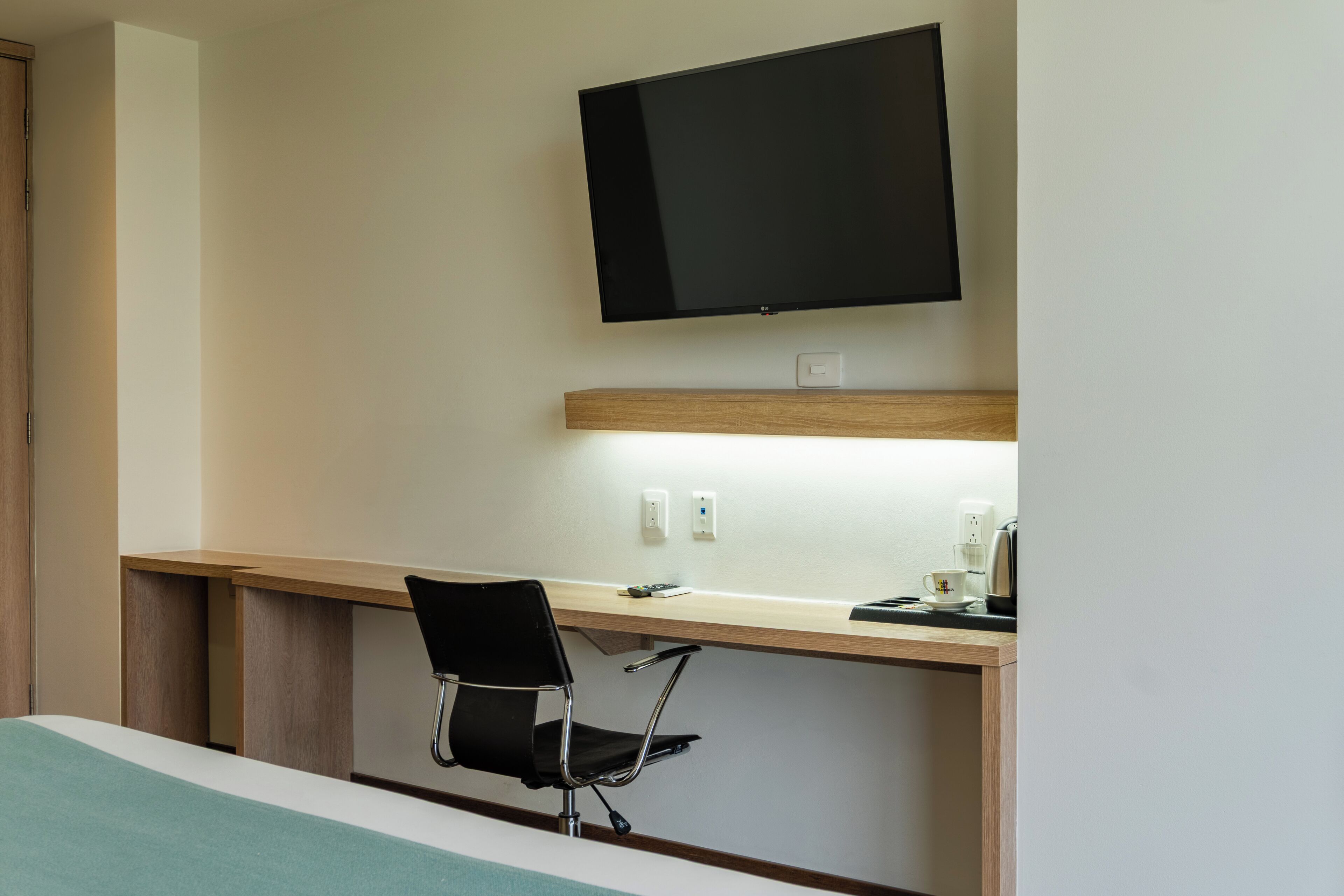 1 bedroom, premium bedding, minibar, in-room safe