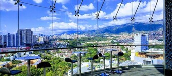 オテル ロゼリエール ブカラマンガ