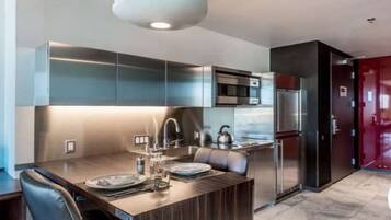 Réfrigérateur, cafetière/bouilloire