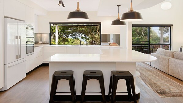 Microwave, dishwasher