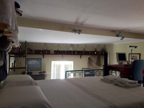 1 bedroom, in-room safe, iron/ironing board, WiFi