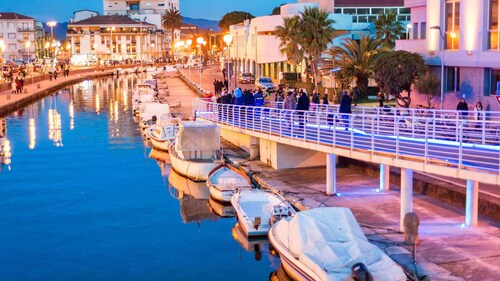 Lovely precis renoverad lägenhet vid havet med 3 sovrum och 2 badrum.