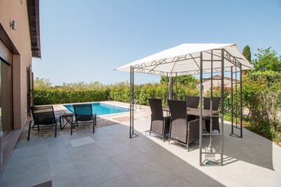 Villa Dana con piscina