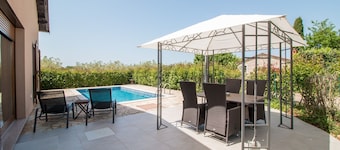 Villa Dana con piscina