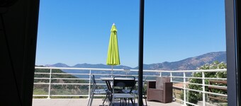 Peri: House with garden