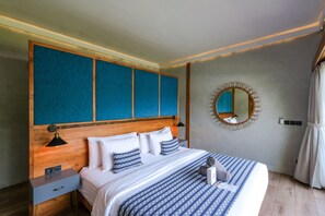 ห้องดับเบิล | เครื่องนอนระดับพรีเมียม, มินิบาร์, ตู้นิรภัยในห้องพัก, ผ้าม่านกันแสง