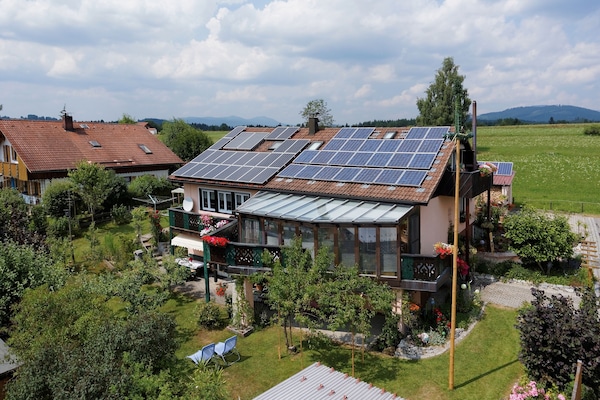 Rh., zentrale Lage, umgeben von Wiesen
