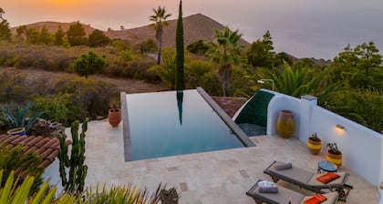 Villa MIRAMAR
Hideaway-Oase vor Traumkulisse