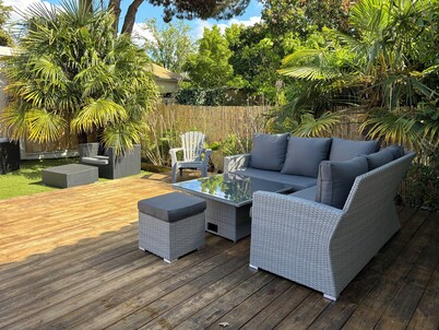 Air-conditioned wooden house, heated swimming pool, spa, internet and bicycles in a quiet location