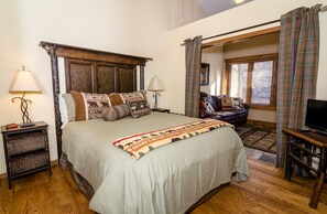 3 bedrooms, iron/ironing board, travel crib, free WiFi