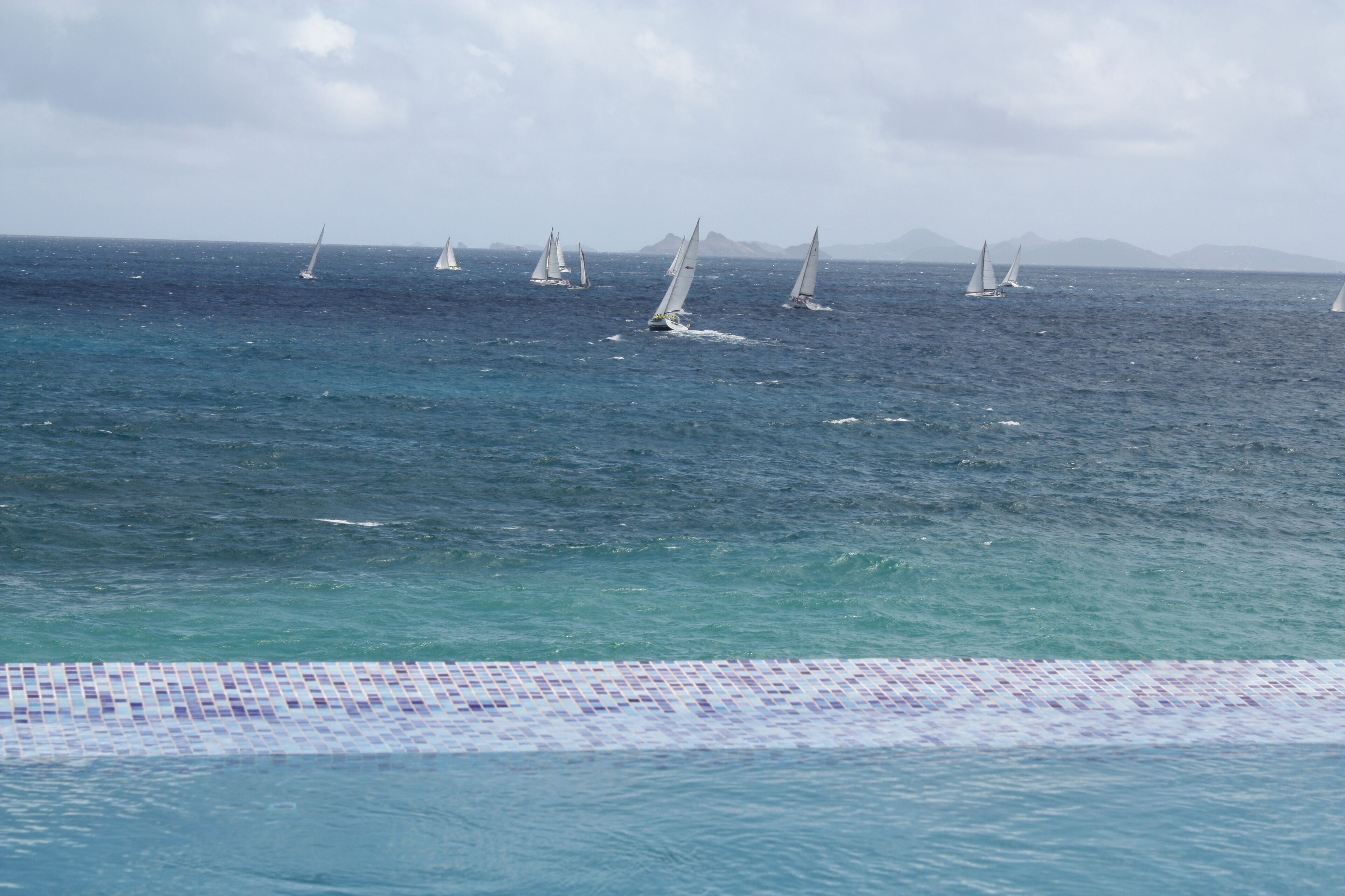 Chaises longues, serviettes de plage